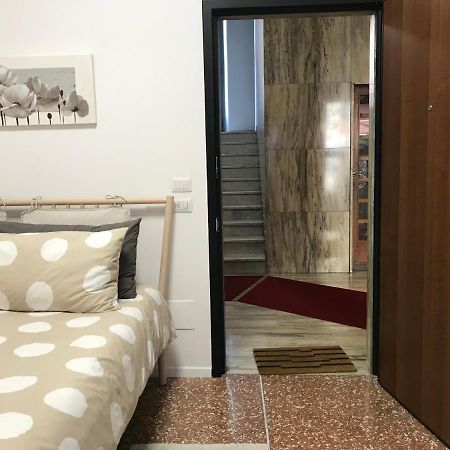 Studio 25 apartment - near metro M3 Milano Esterno foto