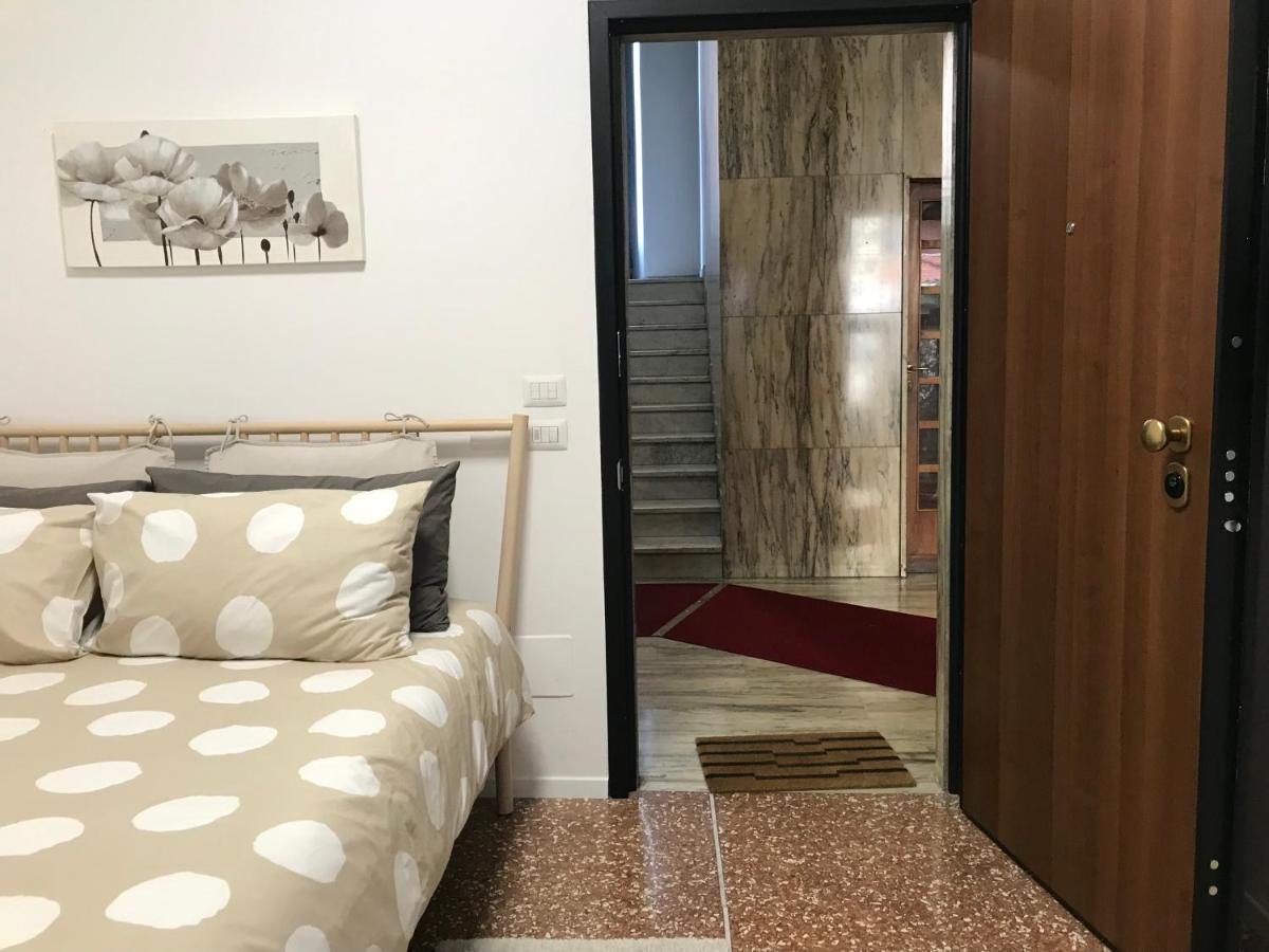 Studio 25 apartment - near metro M3 Milano Esterno foto